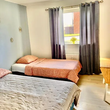 5 Minute Walk To Lego House - N4- Garden On Site Apartment